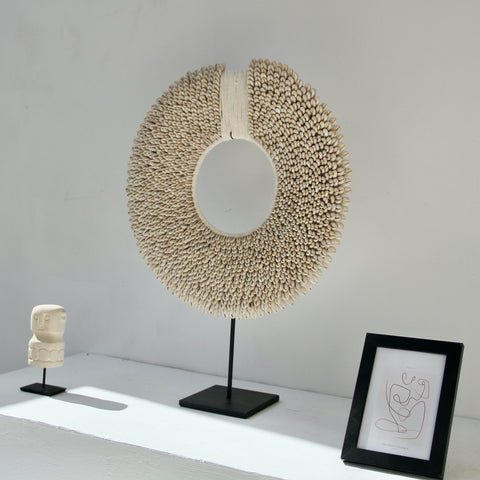 Kauri Schelp op standaard Large