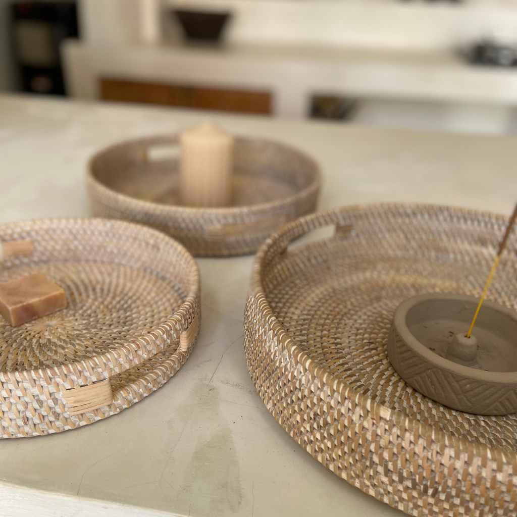 Rotan dienblad rond set van 3 whitewash – Yuki Homeware